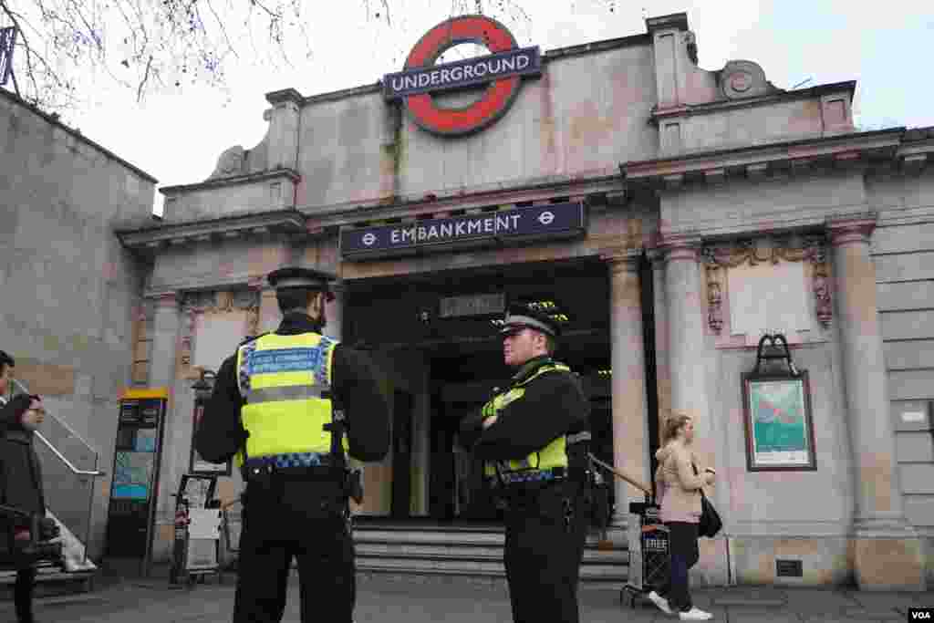 Extra security present at a nearby Embankment tube station in London, March 22, 2017. (Photo: R. James /VOA)