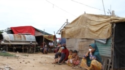 Irregular construction near the banks of the Mekong River in Sangkat Chroy Changva, Khan Chroy Changva, Phnom Penh, June 9, 2021. (Vicheika Kann/VOA)