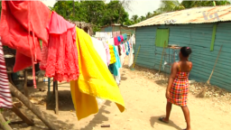En algunos países de América Latina el matrimonio infantil se perpetúa para cumplir las normas de los grupos sociales de determinadas poblaciones, es el caso de esta menor de 16 años, casada porque quedó en embarazo en República Dominicana 