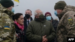 호세프 보렐 유럽연합(EU) 외교안보정책 고위 대표가 5일 우크라이나 동부 루간스크 지역을 방문했다.