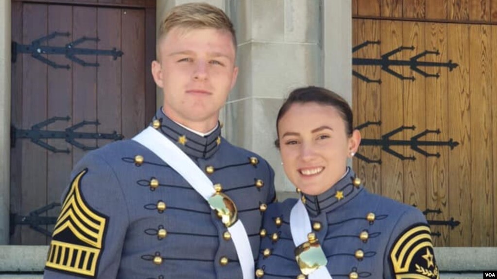 Arelena Shala dhe Ylli Dalladaku, dy kadetët e parë nga Kosova të diplomuar në West Point