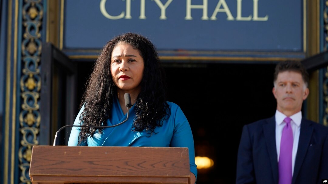 Walikota San Francisco, London Breed berbicara di Balai Kota (foto: dok). 