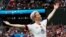 Megan Rapinoe merayakan gol pertama timnas sepak bola putri AS dalam laga perempat final antara AS dan Perancis di Parc des Princes, Paris, Perancis, 28 Juni 2019. (Foto: Reuters)