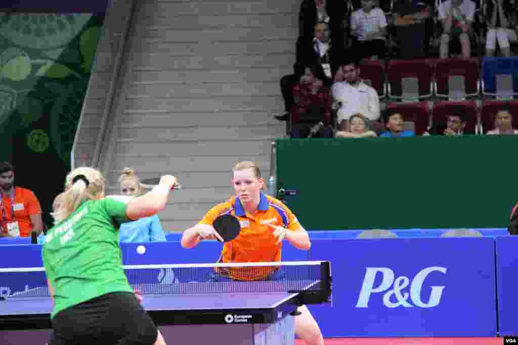 Stolüstü tennis (Bakı İdman Zalı)