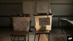 Biračko mesto u Kairu, Egipat 