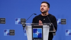 ARCHIVO: El presidente ucraniano, Volodymyr Zelenskyy, durante una conferencia deprensa en Bruselas el 17 de octubre de 2024.