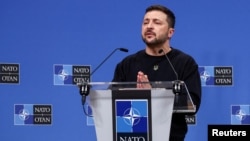 ARCHIVO: El presidente ucraniano, Volodymyr Zelenskyy, durante una conferencia deprensa en Bruselas el 17 de octubre de 2024.