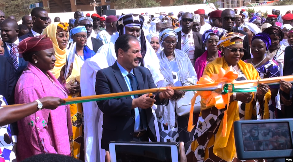 Uwargidan shugaban kasar Nijar Aissatou Issoufou Mahamadou ta halarci bikin baje koli na kungiyar matan Nijar CONGAFEN a Yamai.&nbsp;Nuwamaba 27, 2017