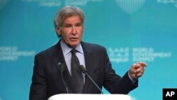 Aktor dan aktivis lingkungan Harrison Ford berbicara dalam KTT lingkungan (foto: dok). 