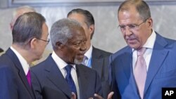 A June 30, 2012 photo shows Kofi Annan, Joint Special Envoy of the U.N. and the Arab League for Syria (C), U.N. Secretary-General Ban Ki-moon (L), and Russian FM Sergei Lavrov at the United Nations, Geneva, Switzerland. 