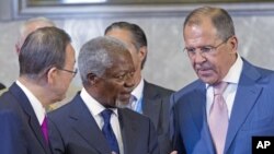 Sekretè Jeneral l'ONU Ban Ki-moon, anvwaye espesyal pou Siri Kofi Annan, ak Minis Afè Etranjè ris la, Sergei Lavrov