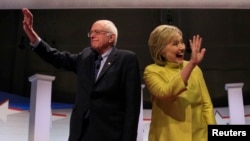 Demokratski kandidati Berni Sanders i Hilari Klinton