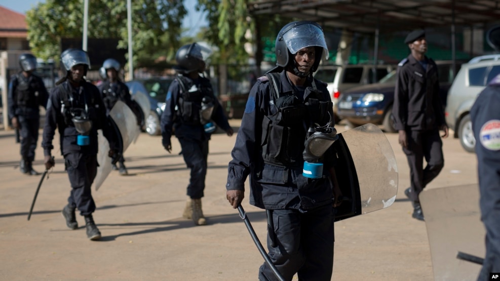 Les forces de sécurité gambiennes massivement déployées à Banjul, Gambie, 5 décembre 2016.