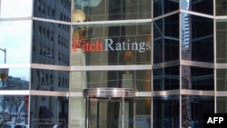 Fitch đổ lỗi việc hạ mức tín dụng này cho cuộc khủng hoảng nợ của châu Âu