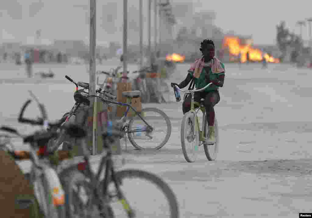  اس میلے میں شرکت کے لیے وفاقی حکومت نے دنیا بھر سے 68 ہزار لوگوں کو اجازت نامے جاری کیے۔