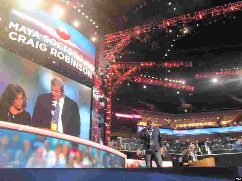 Le parti du president Obama se mibilise pour sa nomination a sa réélection. (N. Pinault/VOA)