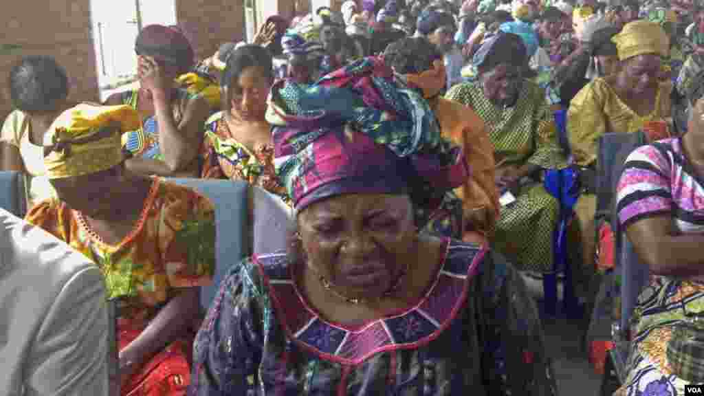 DRC Women in church praying for peace in Goma