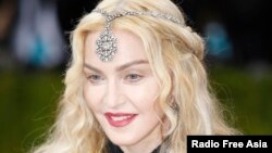 Singer-songwriter Madonna arrives at the Metropolitan Museum of Art Costume Institute Gala (Met Gala) to celebrate the opening of "Manus x Machina: Fashion in an Age of Technology" in the Manhattan borough of New York, May 2, 2016. 