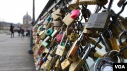Mark Rylance, winner of the award for best actor in a supporting role for “Bridge of Spies," from left, Brie Larson, winner of the award for best actress in a leading role for “Room”, Leonardo DiCaprio, winner of the award for best actor in a leading rol