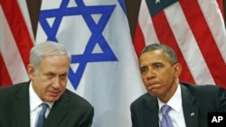 U.S. President Barack Obama (R) meets Israel's Prime Minister Benjamin Netanyahu at the United Nations in New York, September 21, 2011.