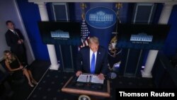 El presidente Donald Trump se dirige a los periodistas durante una comparecencia celebrada la Casa Blanca, el 23 de septiembre de 2020.