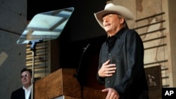 El cantautor country Alan Jackson será introducido en el Salón de la Fama de la Música Country.