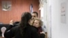  عهد تمیمی ۱۷ ساله، ساکن روستای «نبی صالح» در کرانه باختری رود اردن همراه با مادر و دختر عمویش در بازداشت به سر می برند 
