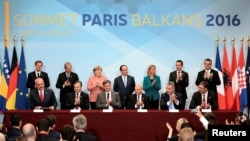 Các nhà lãnh đạo Liên minh châu Âu và các nước Balkan tại Hội nghị thượng đỉnh tây Balkan ở Paris, 4/7/2016.