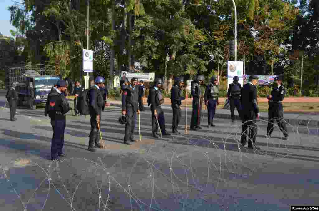 مظاہروں کے خدشے کے پیشِ نظر جمعے کو دارالحکومت سمیت پاکستان بھر میں سکیورٹی کے غیر معمولی انتظامات کیے گئے تھے