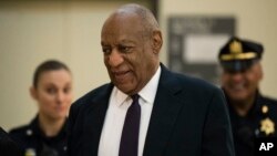 Bill Cosby walks to the courtroom during his sexual assault trial at the Montgomery County Courthouse in Norristown, Pennsylvania, June 6, 2017.