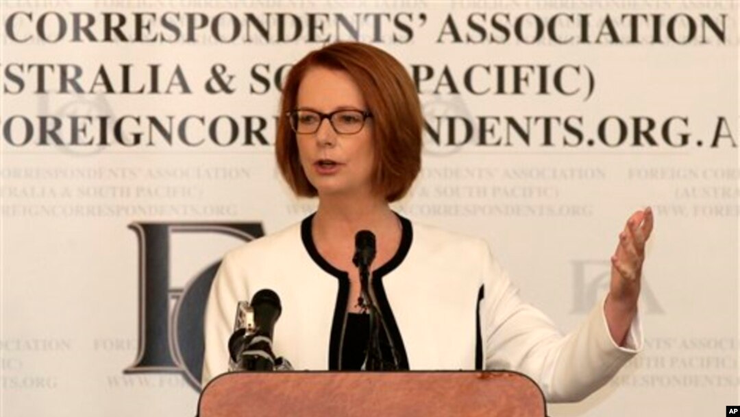 Perdana Menteri Australia Julia Gillard saat memberikan sambutan dalam jamuan makan siang bersama wartawan asing di Sydney, Australia (4/4).