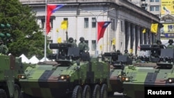 Taiwán celebra su Día Nacional el 10 de octubre de 2021 con un desfile militar.