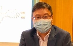 香港浸会大学政治及国际关系学系副教授陈家洛表示，舆论反应对惩教署拒绝胡志伟外出为父亲奔丧，都会觉得港府在国安法之下缺乏人性考虑，尤其是署方提出为胡志伟提供视像 奔丧，更加令人咋舌（美国之音/汤惠芸）