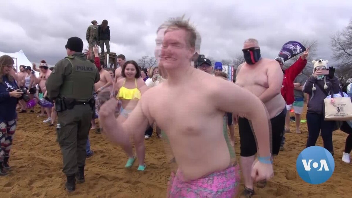 Maryland Town Hosts World's Largest Polar Bear Plunge for Charity