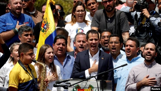 委内瑞拉反对派领导人瓜伊多5月4日在首都发表讲话。