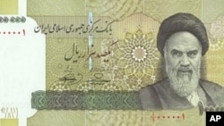 Iranian 100,000 Rial bank note (2010 file photo).