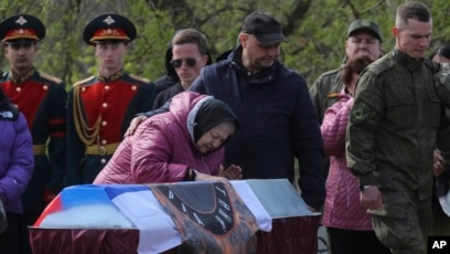 Опрос: 76% россиян &ndash; за войну, но лишь 40% одобрили бы участие близких