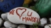 Mandela continua a recuperar em Joanesburgo