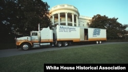 A moving van from President Bill Clinton's native Arkansas parked at the White House on Inauguration Day, January 20, 1993. (Clinton Library)