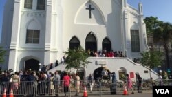 Mijami'ar Emanuel AME dake Charlestonjihar South Carolina inda wani fara fata Dylan Roof ya kashe mutane tara makon jiya