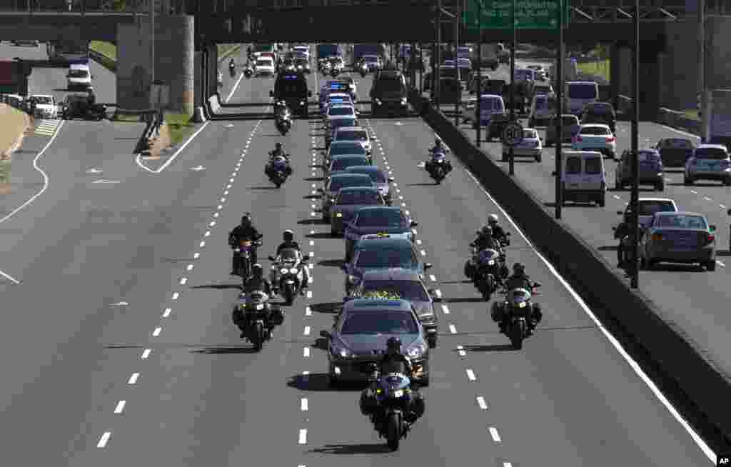 A funeral procession for the late prosecutor Alberto Nisman makes its way to the cemetery in Buenos Aires, Argentina.