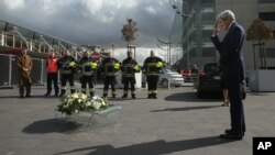 El secretario de Estado John Kerry visitó el aeropuerto de Zaventem en Bruselas, atacado por terroristas.