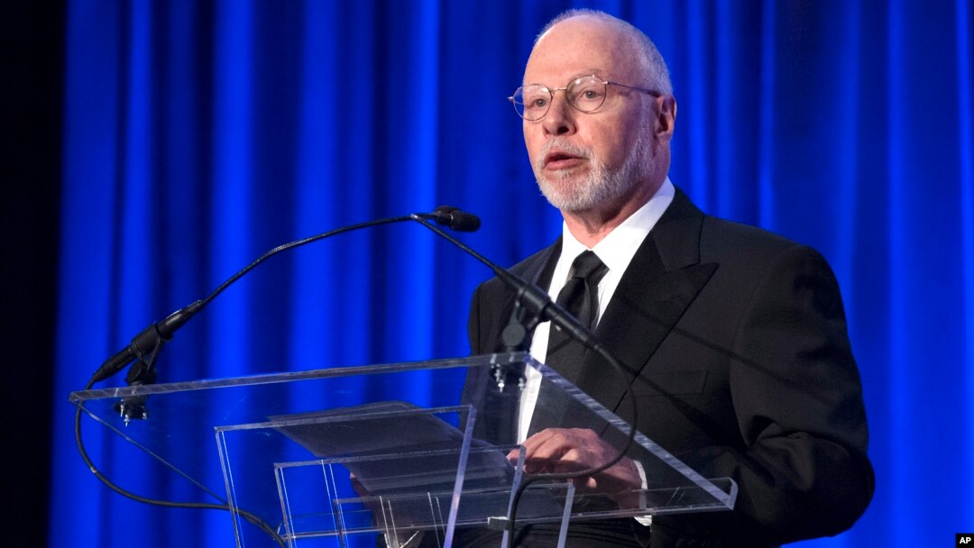 FILE - Paul Singer, founder and CEO of hedge fund Elliott Management Corp., speaks at the Manhattan Institute for Policy Research Alexander Hamilton Award Dinner, in New York, May 12, 2014. 