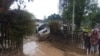 Sebuah mobil terseret banjir bandang di Kabupaten Aceh Tengah, Rabu, 13 Mei 2020. (Foto: BPBD Aceh Tengah)