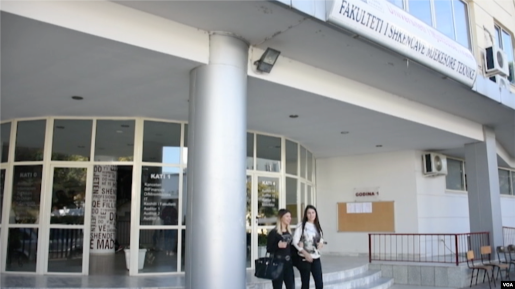 Shqipëri: Problemet me gradat shkencore
