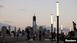 El área donde se levantó el World Trade Center tiene ahora familias y niños jugando en sus parques.