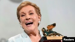 En el Festival de Cine de Venecia edición 76, Julie Andrews, de 83 años, estrella de "Mary Poppins" y "The Sound of Music", recibió un León de Oro por su trayectoria. Andrews ganó un Oscar en 1965 por "Poppins". Venecia, Italia, 2-9-19.