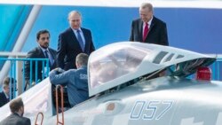 Rusya'daki Havacılık Fuarı'nda Cumhurbaşkanı Erdoğan Rus Lider Putin'le birlikte SU-57 uçağını incelemişti.