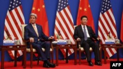 Ngoại trưởng Mỹ John Kerry và Chủ tịch Trung Quốc Tập Cận Bình