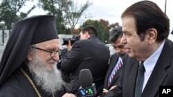 ο Αρχιεπίσκοπος Αμερικής Δημήτριος με τον Γιώργο Μπίστη